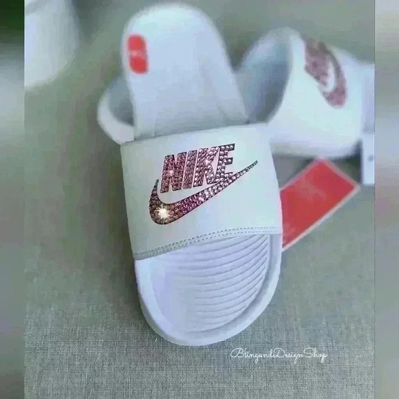 Nike Victori One Slide Sandals Custom with Pink Crystal Rhinestones Bling Nikes - Picture 3 of 8